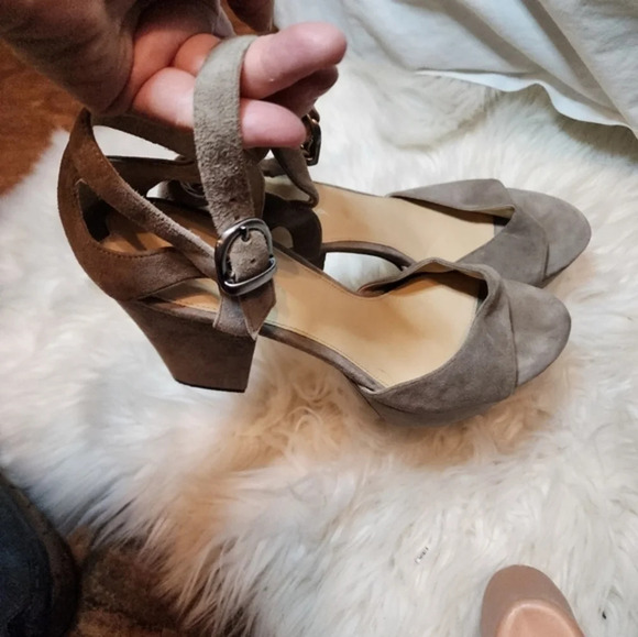 Via Spiga Dove Gray Suede heels 9.5 - Picture 6 of 10